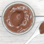 Vegane Mousse mit Seidentofu, Datteln und Kakao – zuckerfrei
