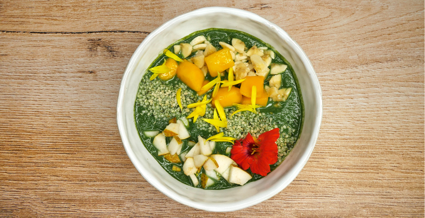 Grüner Smoothie – als Bowl zum Frühstück mit Haferflocken