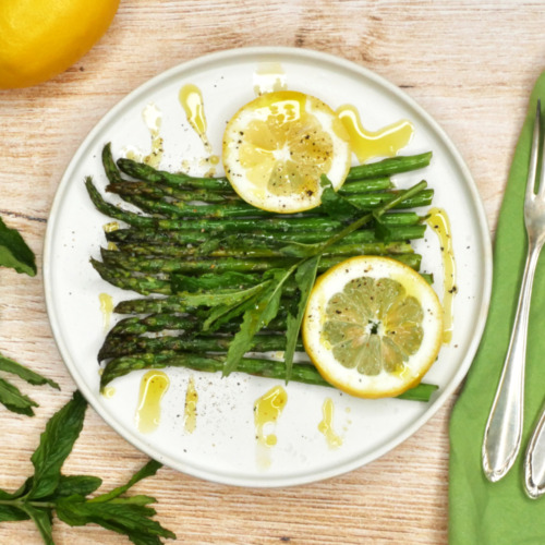 Vegane Vorspeise mit Grünem Spargel, Minze und Zitrone